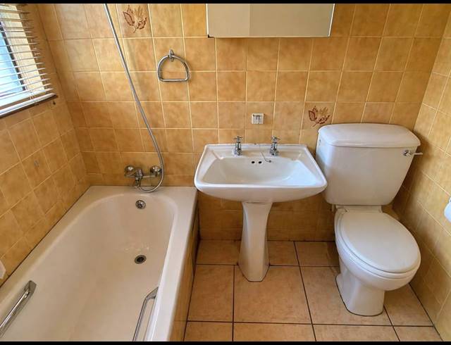 3 BEDROOM FLAT FOR SALE IN VEREENIGING CENTRAL
